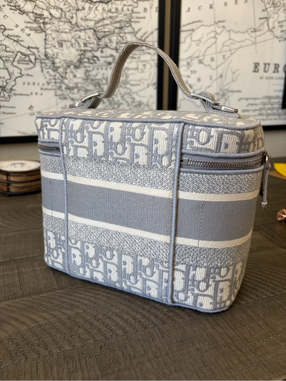 Dior Light Gray Dior Oblique Vanity Case - Picture 4 of 16